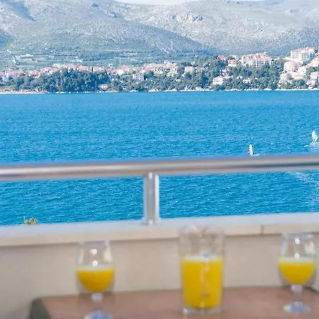 In Okrug Gornji With Sea View, Terrace, Air Conditioning, Wifi 5051-2 Apartment