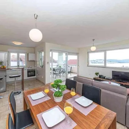 Apartment In Okrug Gornji With Sea View, Terrace, Air Conditioning, Wifi 5051-2 Trogir
