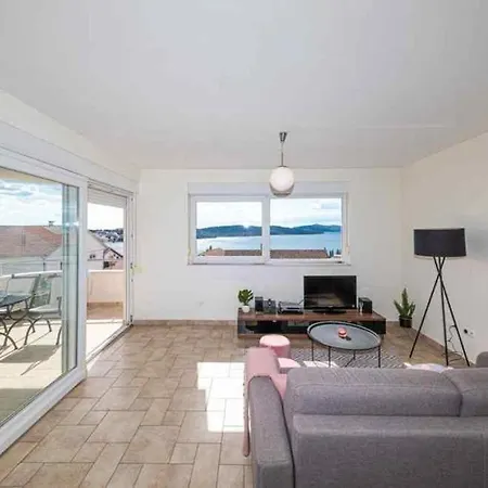 In Okrug Gornji With Sea View, Terrace, Air Conditioning, Wifi 5051-2 Apartment Trogir